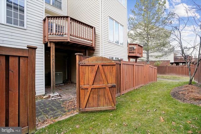 4153 KENTMERE SQ, Fairfax, VA 22030