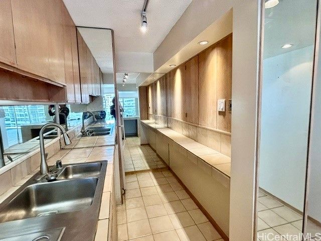 1645 Ala Wai Boulevard 903, Honolulu, HI 96815