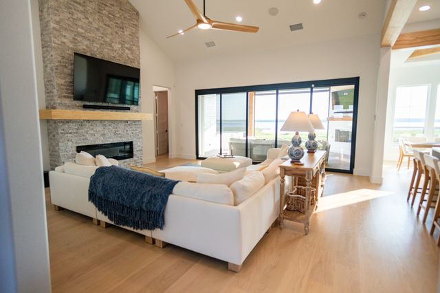 415 Sailview Court, Honey Grove, TX 75446