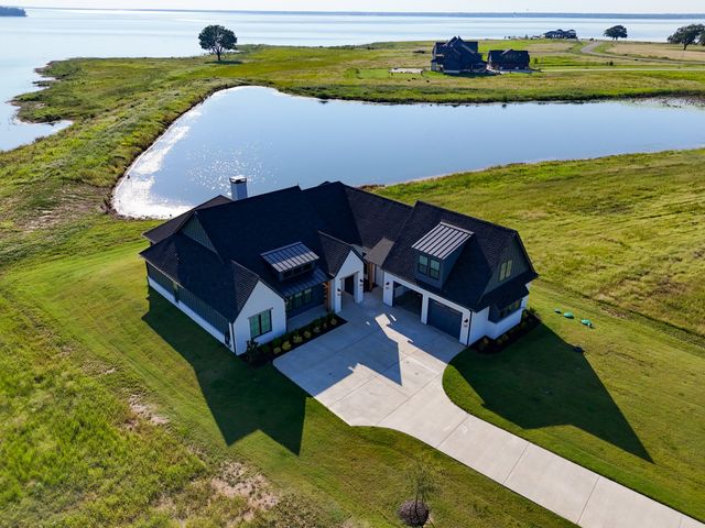 415 Sailview Court, Honey Grove, TX 75446