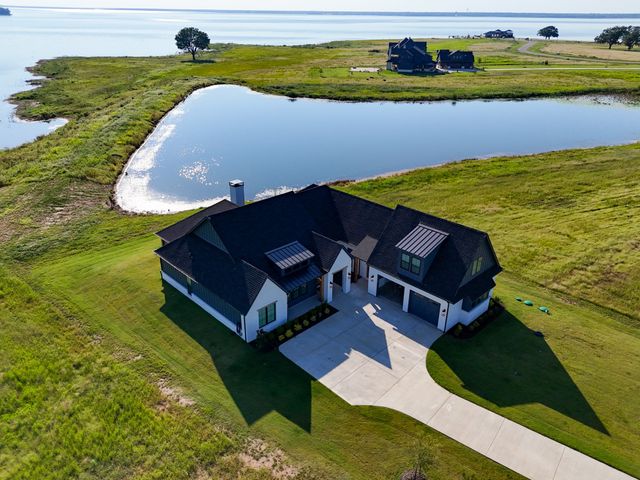 415 Sailview Court, Honey Grove, TX 75446