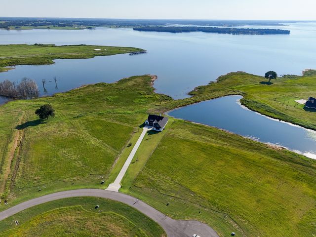 415 Sailview Court, Honey Grove, TX 75446