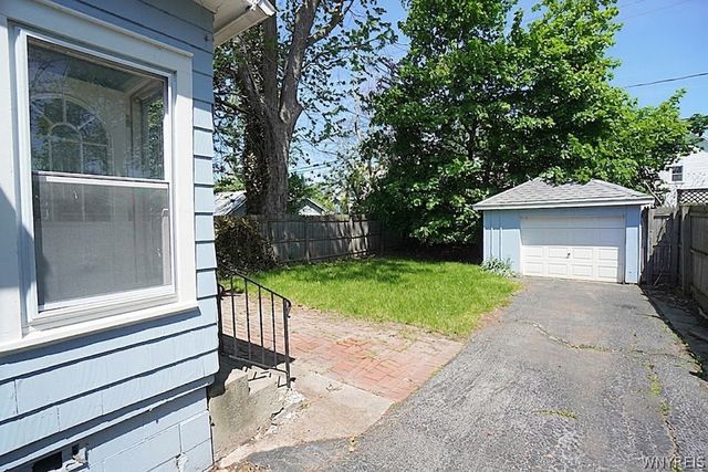 89 Tremaine Avenue, Tonawanda, NY 14217