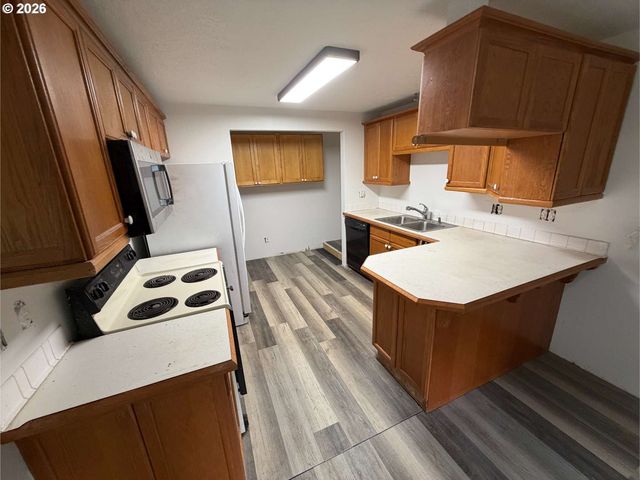 7144 Sw MURRAY Blvd, Beaverton, OR 97008