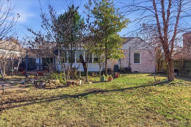 2250 S Jamestown Avenue, Tulsa, OK 74114