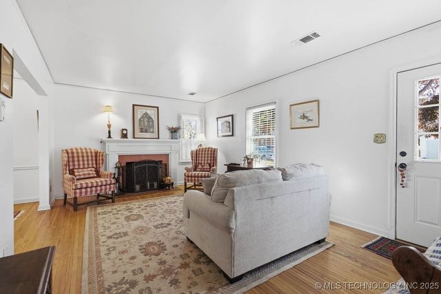 2250 S Jamestown Avenue, Tulsa, OK 74114