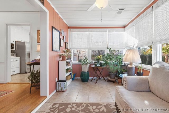 2250 S Jamestown Avenue, Tulsa, OK 74114