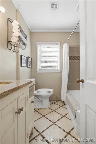 2250 S Jamestown Avenue, Tulsa, OK 74114