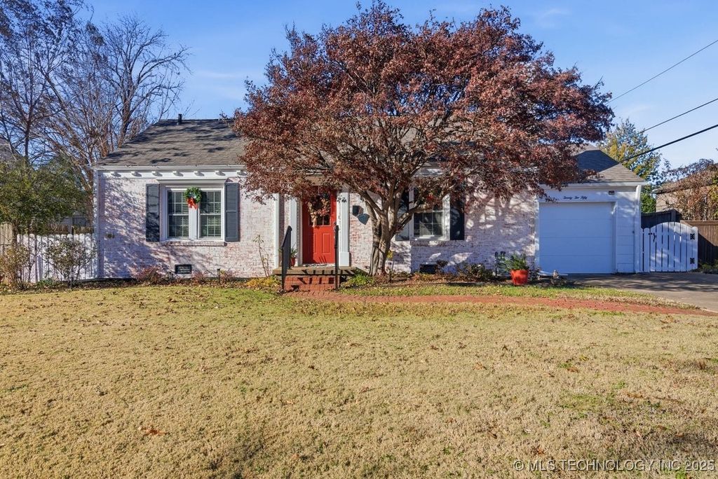 2250 S Jamestown Avenue, Tulsa, OK 74114