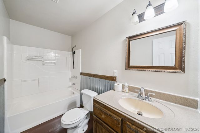 11822 S Rawhide Road E, Claremore, OK 74017