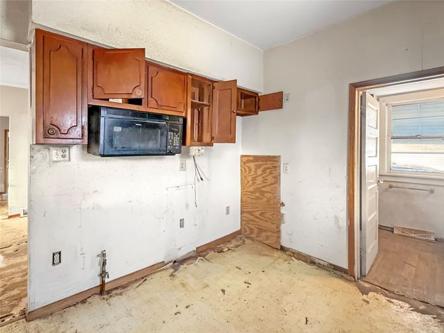 425 2nd Street, West Des Moines, IA 50265