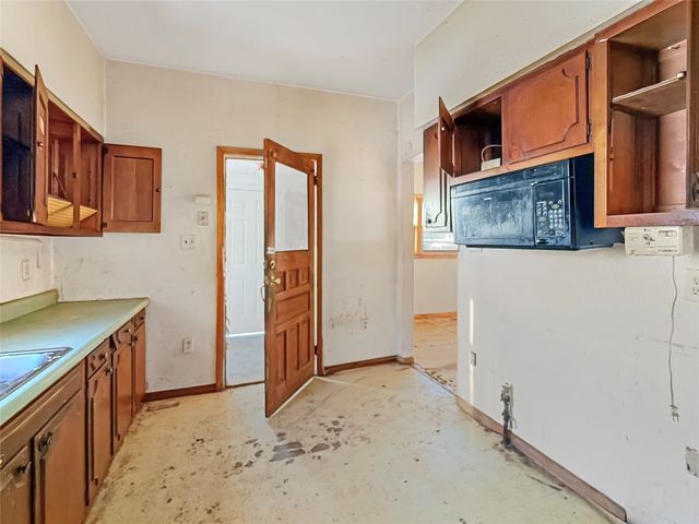 425 2nd Street, West Des Moines, IA 50265