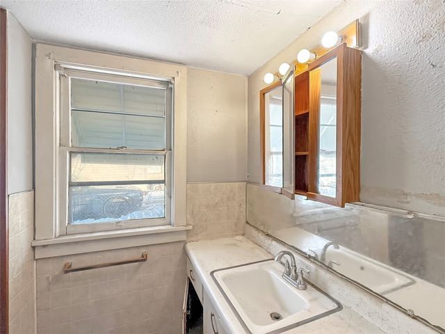 425 2nd Street, West Des Moines, IA 50265