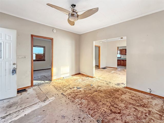 425 2nd Street, West Des Moines, IA 50265