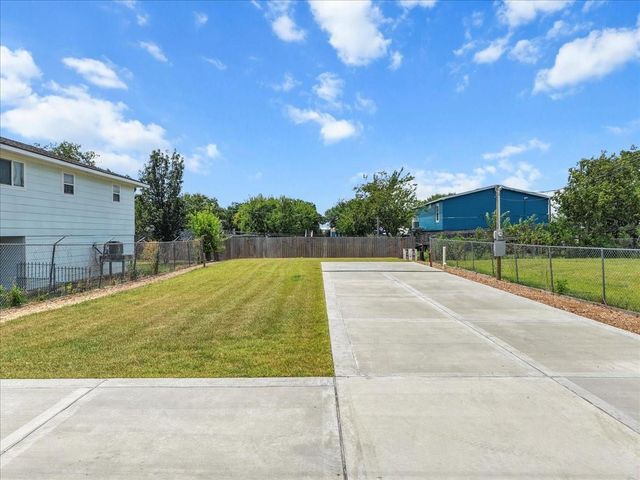 1040 Star Drive, San Leon, TX 77539