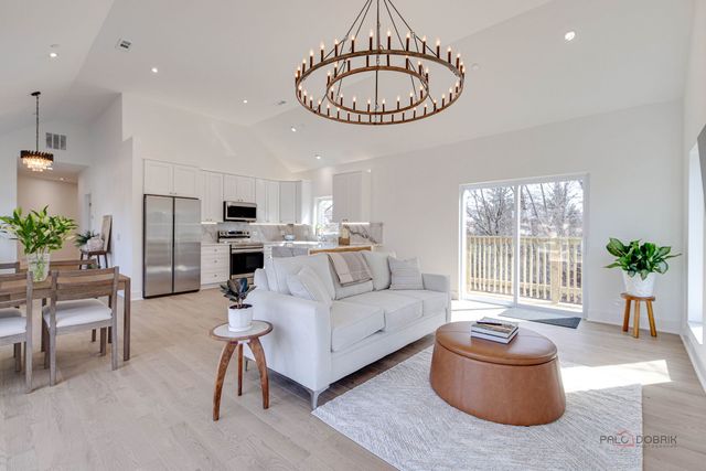 19 Marina Drive, Des Plaines, IL 60016