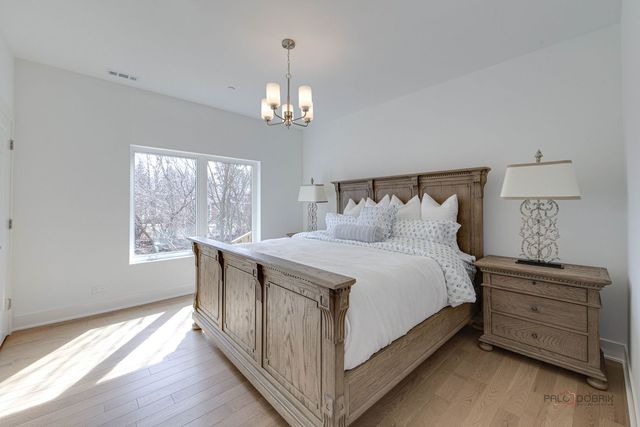 19 Marina Drive, Des Plaines, IL 60016