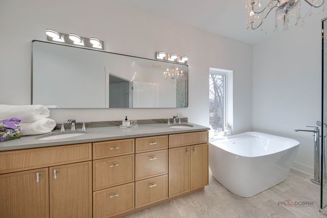 19 Marina Drive, Des Plaines, IL 60016