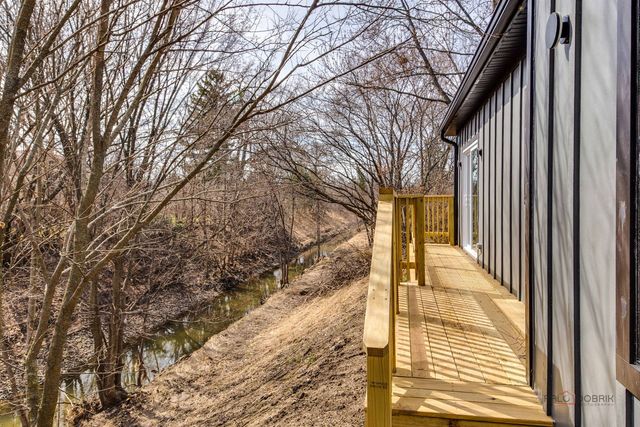 19 Marina Drive, Des Plaines, IL 60016