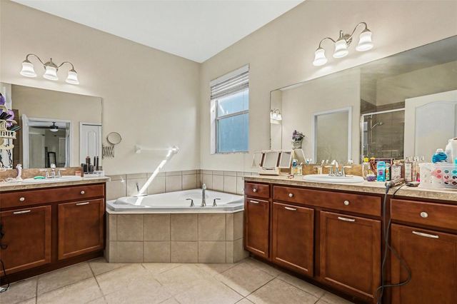 2130 ROANOKE SPRINGS DRIVE, Ruskin, FL 33570