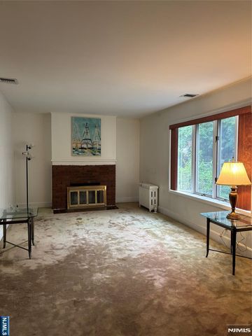381 Beech Street, Teaneck, NJ 07666