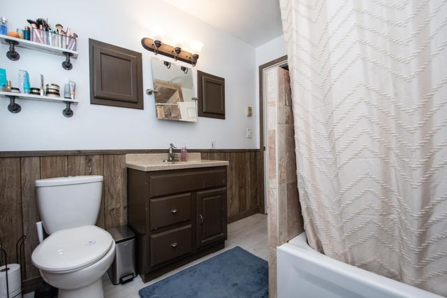 2007 6th Street S, Moorhead, MN 56560