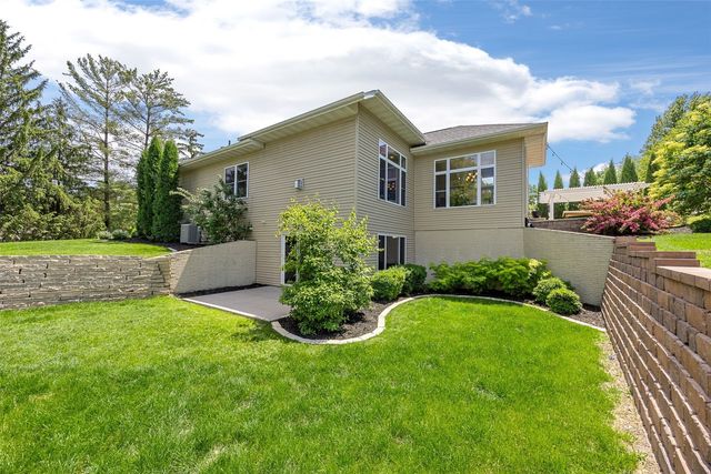 1506 Brown Deer Road, Coralville, IA 52241