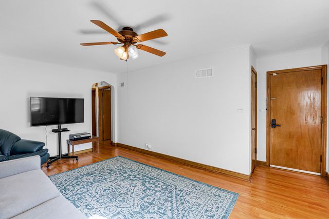5107 N Mango Avenue, Chicago, IL 60630