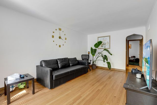 5107 N Mango Avenue, Chicago, IL 60630