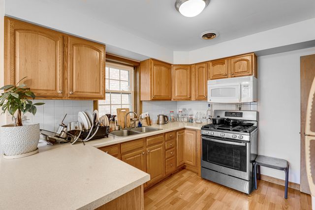 5107 N Mango Avenue, Chicago, IL 60630