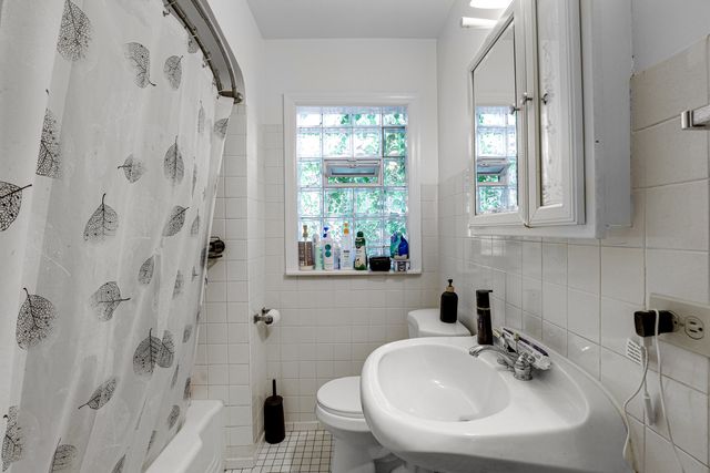 5107 N Mango Avenue, Chicago, IL 60630
