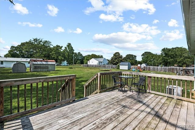 129 Brooks Dr, Colonial Beach, VA 22443