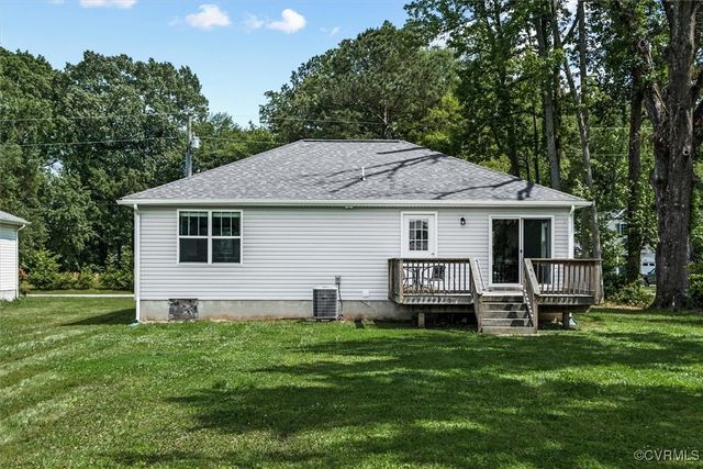 129 Brooks Dr, Colonial Beach, VA 22443