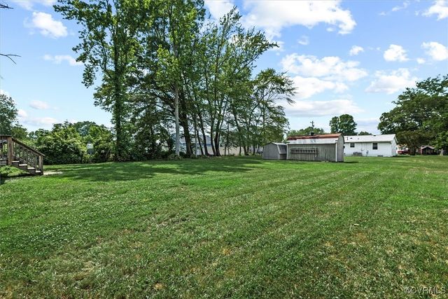 129 Brooks Dr, Colonial Beach, VA 22443