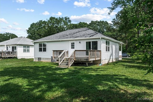 129 Brooks Dr, Colonial Beach, VA 22443