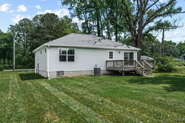 129 Brooks Dr, Colonial Beach, VA 22443