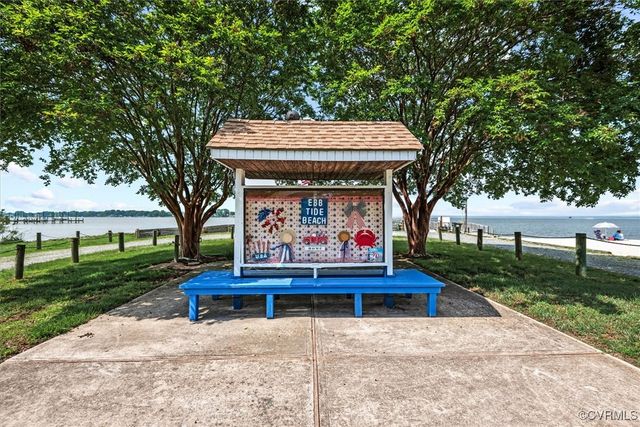 129 Brooks Dr, Colonial Beach, VA 22443