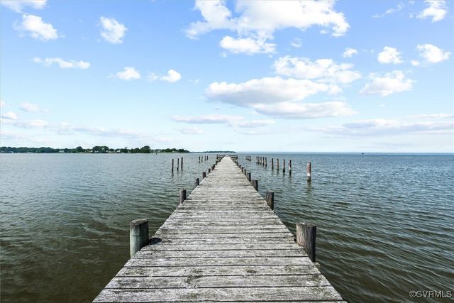 129 Brooks Dr, Colonial Beach, VA 22443