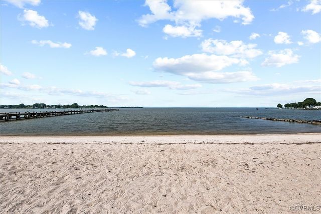 129 Brooks Dr, Colonial Beach, VA 22443