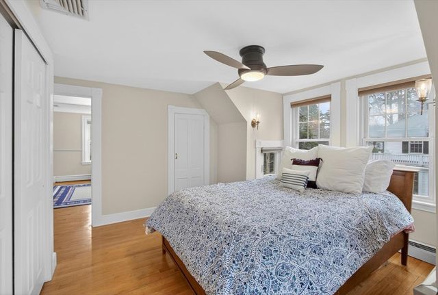 52 Maple St, Hamilton, MA 01982