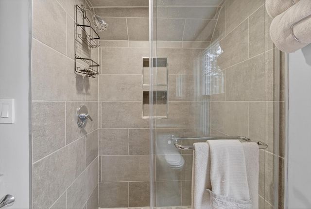 52 Maple St, Hamilton, MA 01982