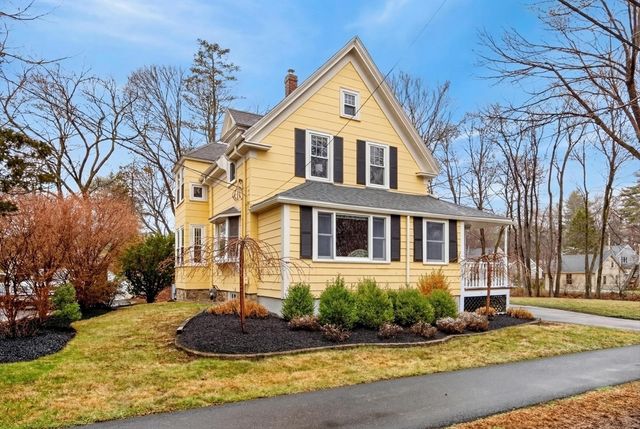 52 Maple St, Hamilton, MA 01982