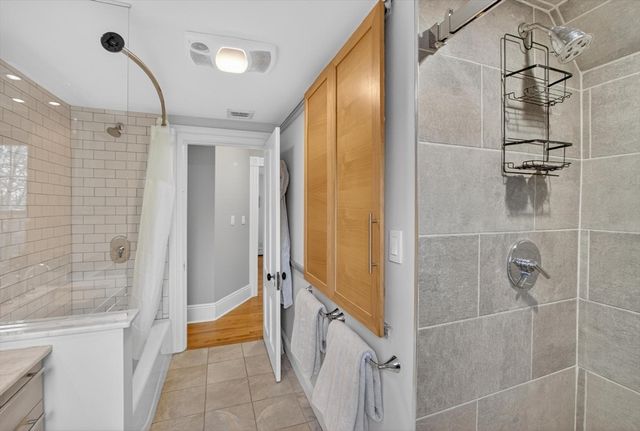 52 Maple St, Hamilton, MA 01982