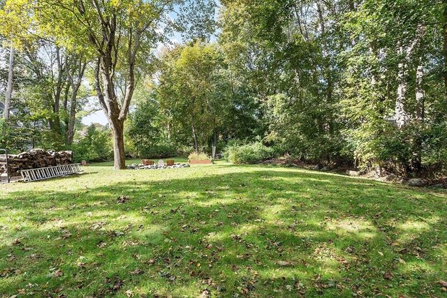 52 Maple St, Hamilton, MA 01982