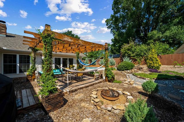 38 Tucker Creek Rd, Conway, AR 72034