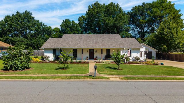 38 Tucker Creek Rd, Conway, AR 72034