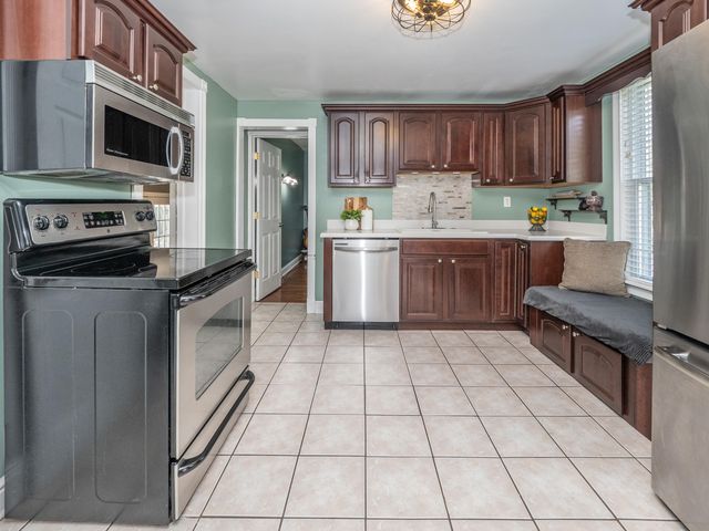 148 S Robinson Street, Schoolcraft Vllg, MI 49087