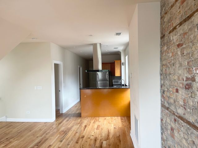 2148 W 18th Street, Chicago, IL 60608