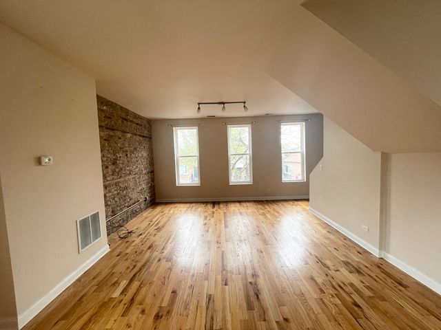 2148 W 18th Street, Chicago, IL 60608