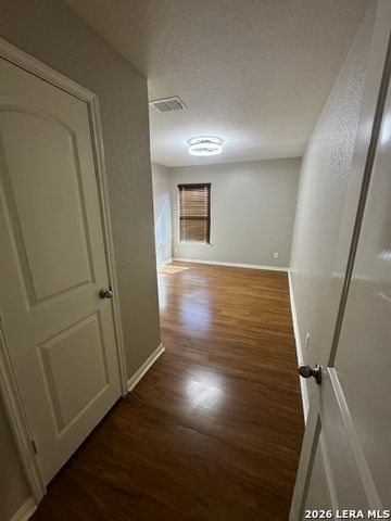 6616 Luckey Sq, San Antonio, TX 78252